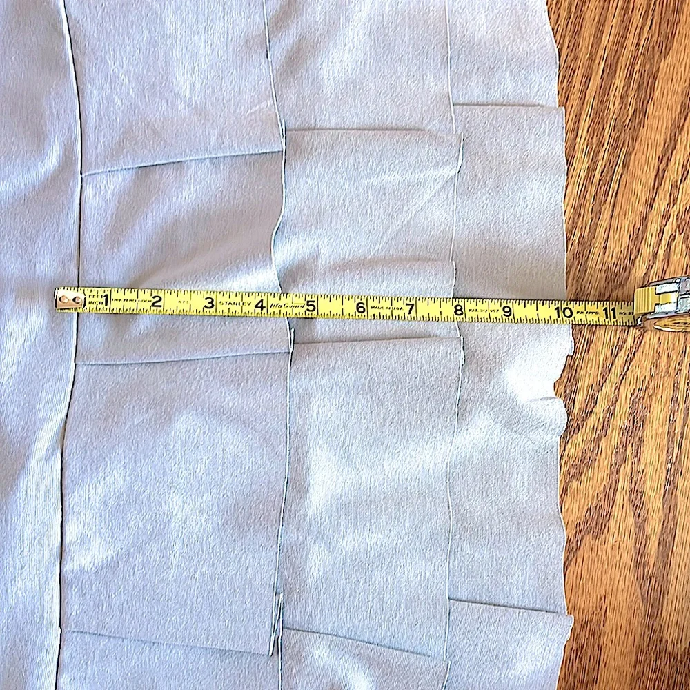 🔥NWOT EuropeanStyleItalyStunning DressTimelessDesignFigureFlatteringSoftGreyM/L - Picture 10 of 13